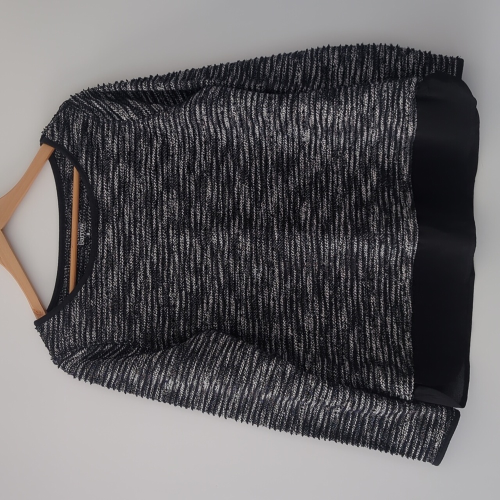 Sweater black and white
